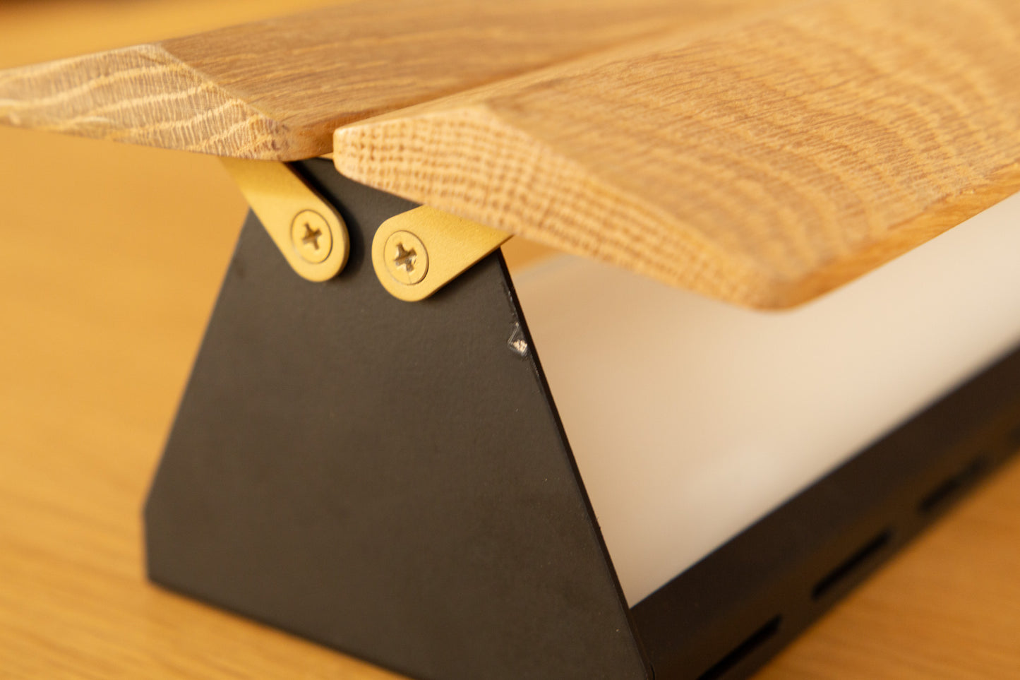 Ada Oak 10 - Damp rated